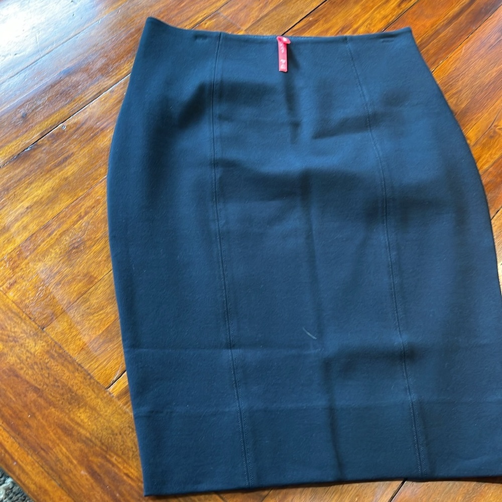 SPANX Sz M fitted pencil skirt